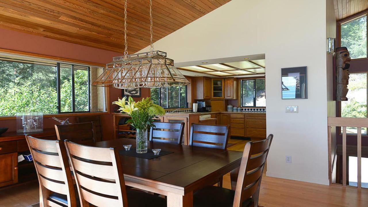 Sunshine Coast Treetop B&B Сечелт Екстер'єр фото